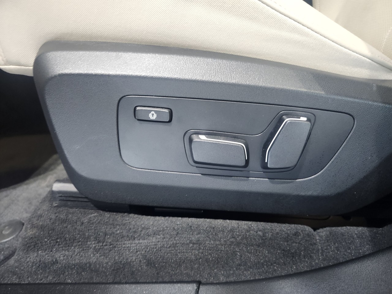 2025 BMW X3 - Image 13