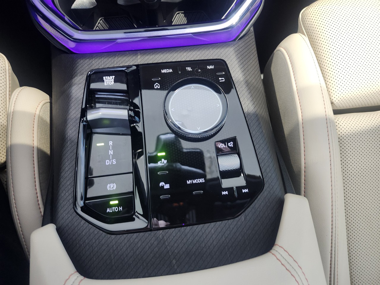 2025 BMW X3 - Image 21