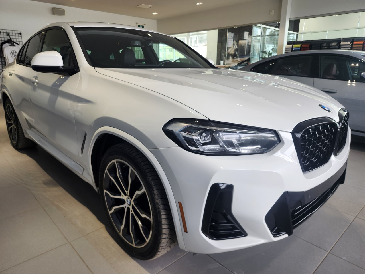 2022 BMW X4 - Image 8