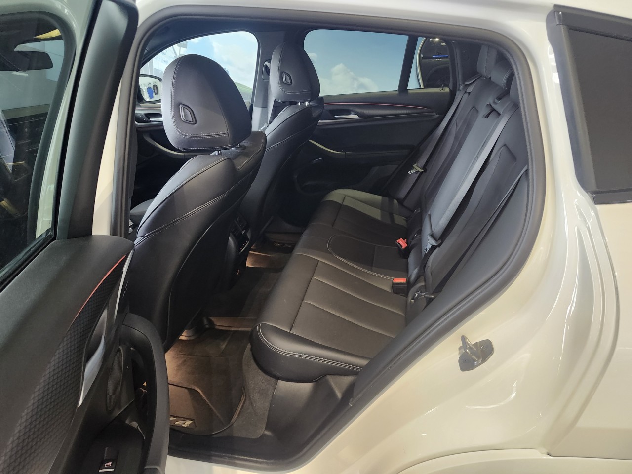 2022 BMW X4 - Image 14