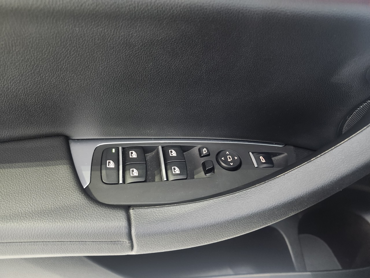 2022 BMW X4 - Image 22