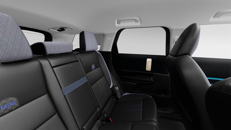 2025 MINI Countryman - Image 13