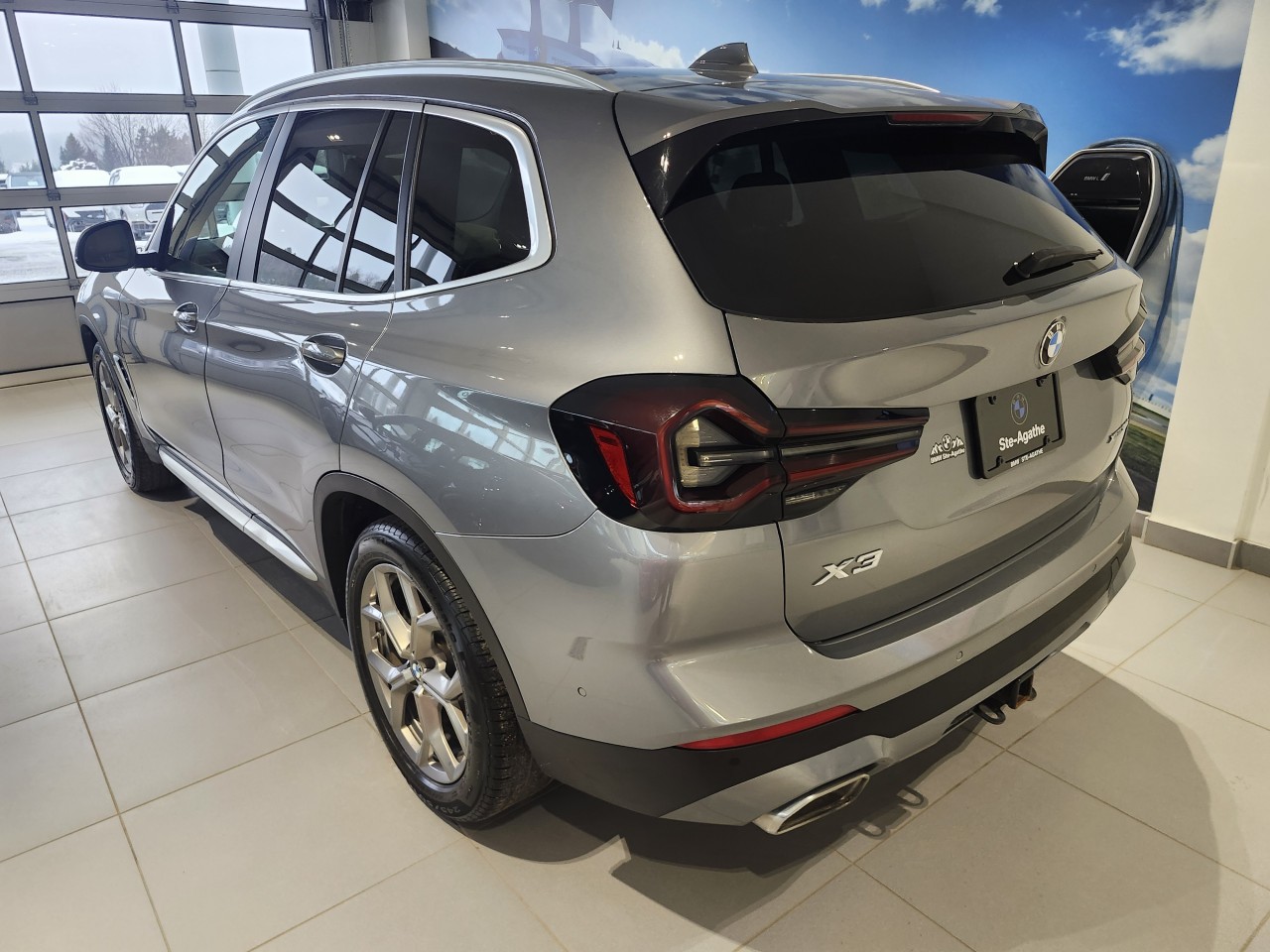 2023 BMW X3 - Image 3