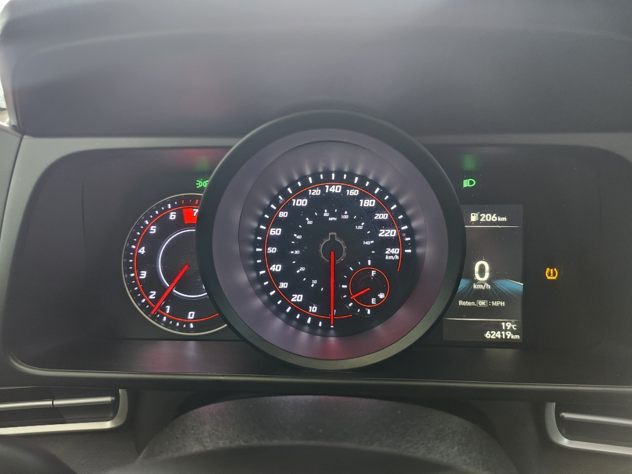 2022 Hyundai Elantra - Image 14