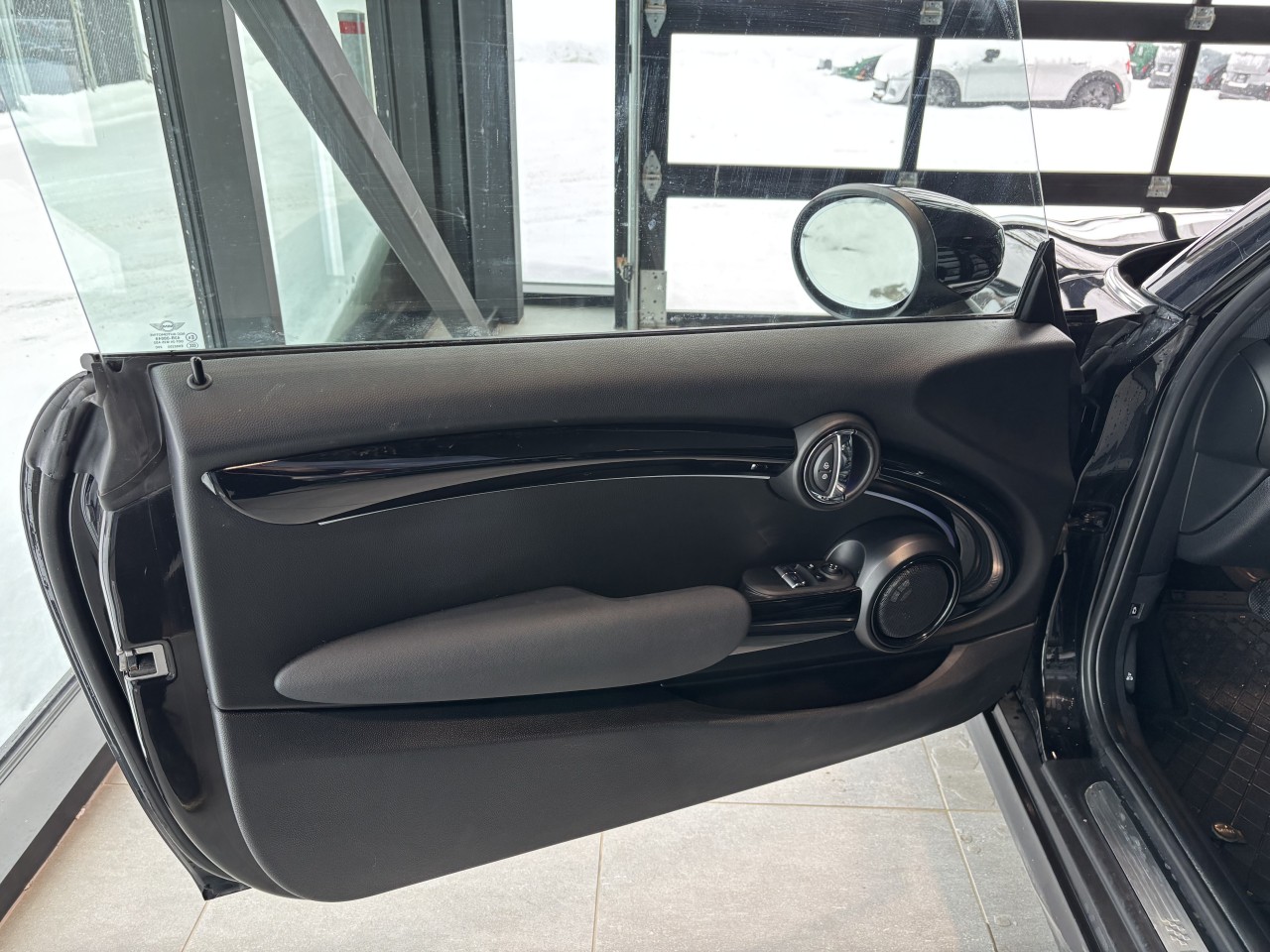 2023 Mini Cooper - Image 12