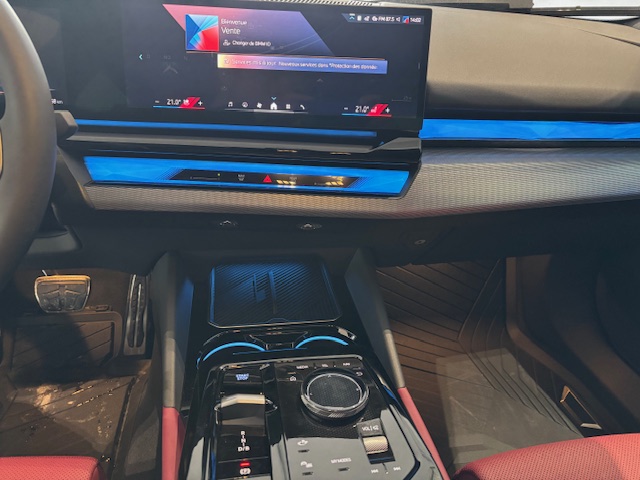 2026 BMW i5 - Image 32