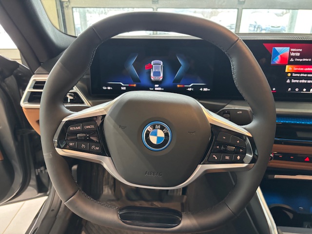 2025 BMW i4 - Image 29