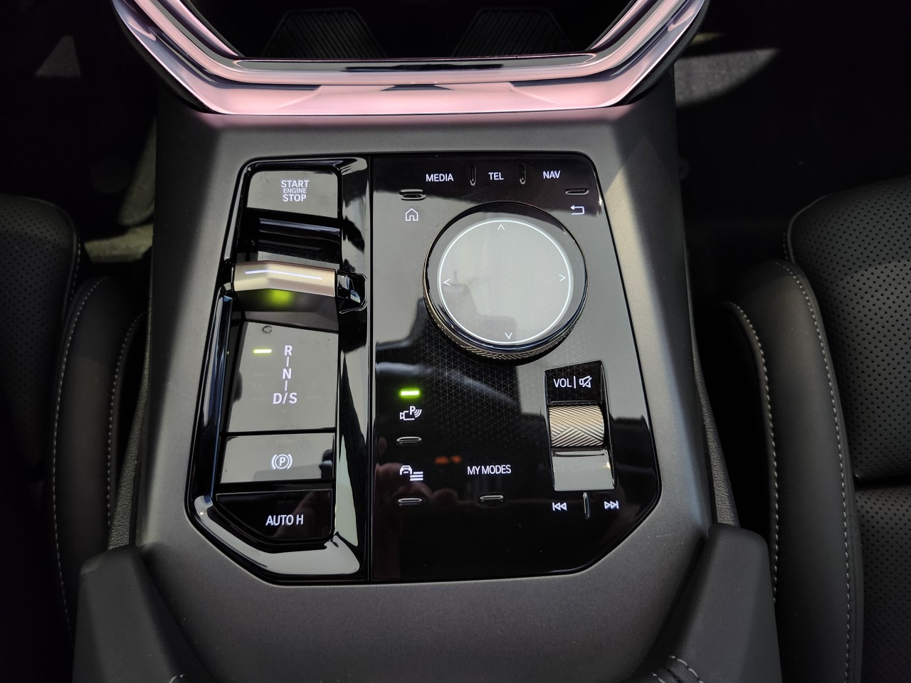 2025 BMW X3 - Image 22