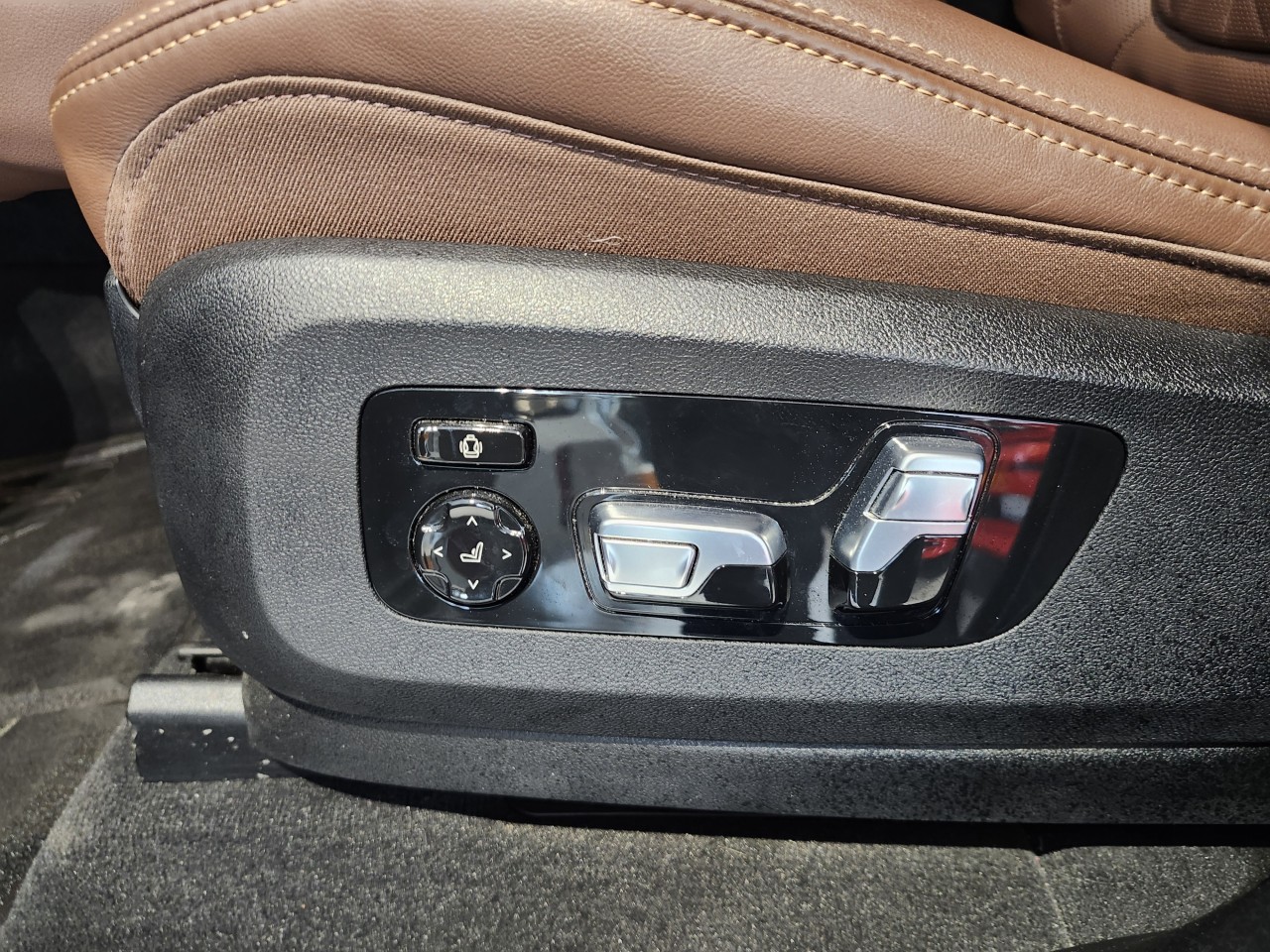 2024 BMW X5 - Image 12