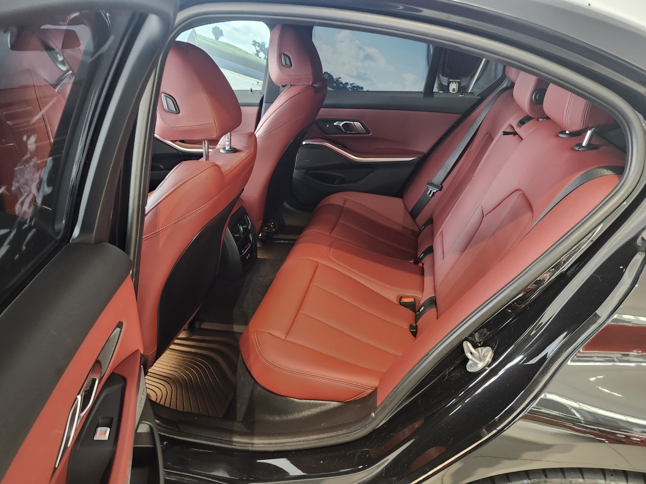 2024 BMW 3 Series - Image 14