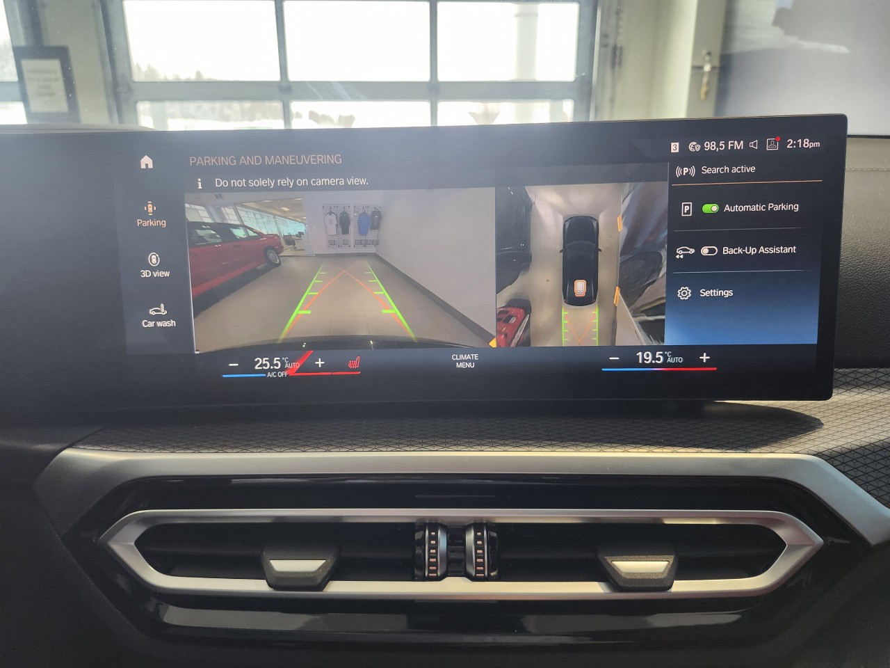 2024 BMW 3 Series - Image 19