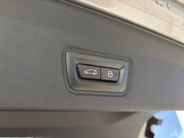 2025 BMW i4 - Image 20