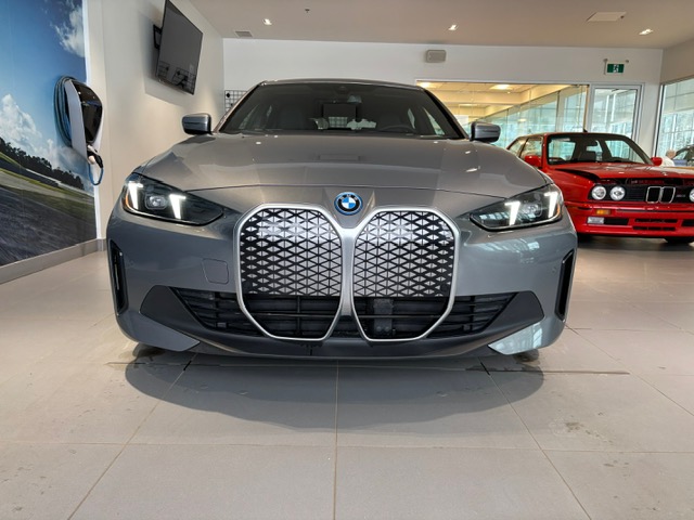 2025 BMW i4 - Image 23