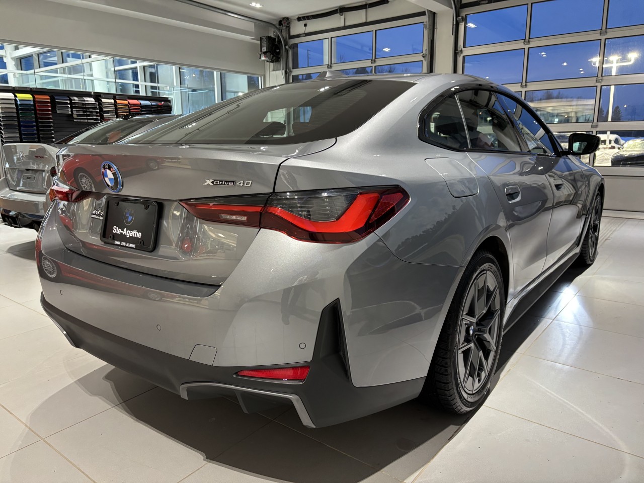 2025 BMW i4 - Image 8