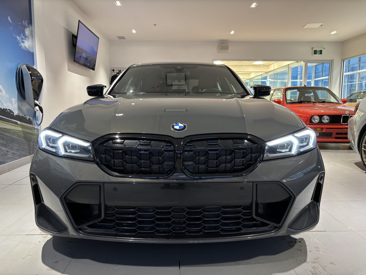 2024 BMW 3 series - Image 10