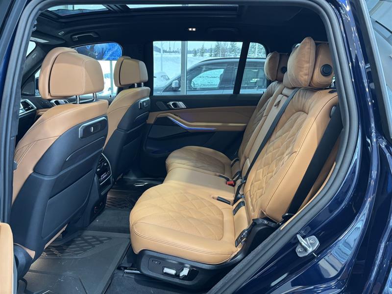 2026 BMW X7 - Image 13