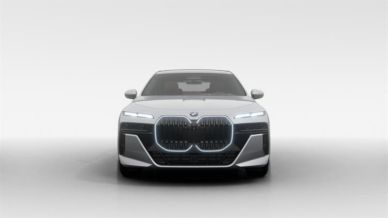 2026 BMW 760I - Image 2