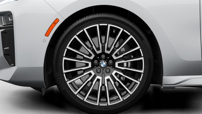 2026 BMW 760I - Image 8