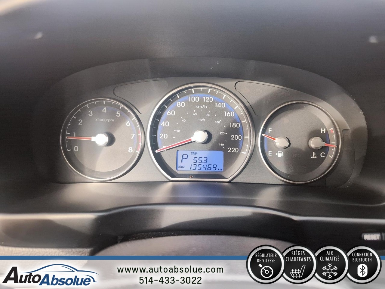 2012 Hyundai Santa Fe - Image 13