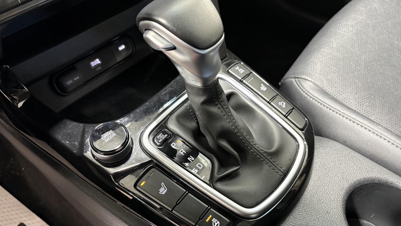 2025 Kia Seltos - Image 19