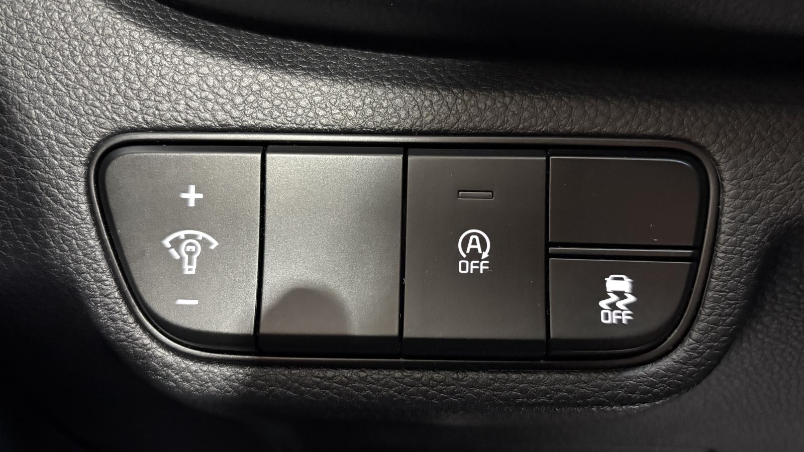 2025 Kia Seltos - Image 25