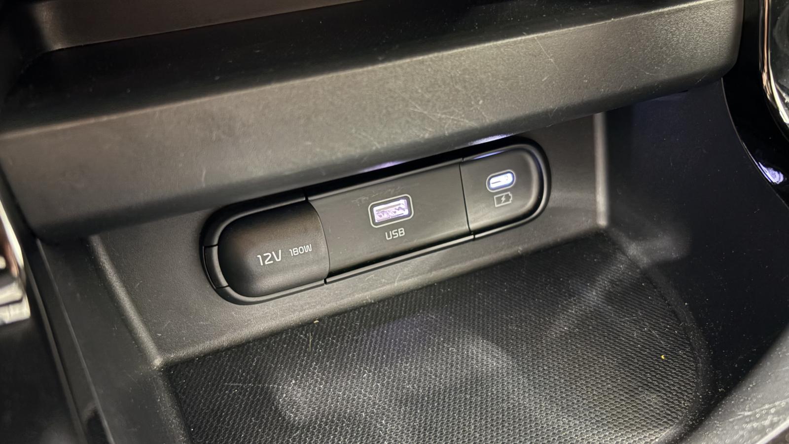 2025 Kia Seltos - Image 32