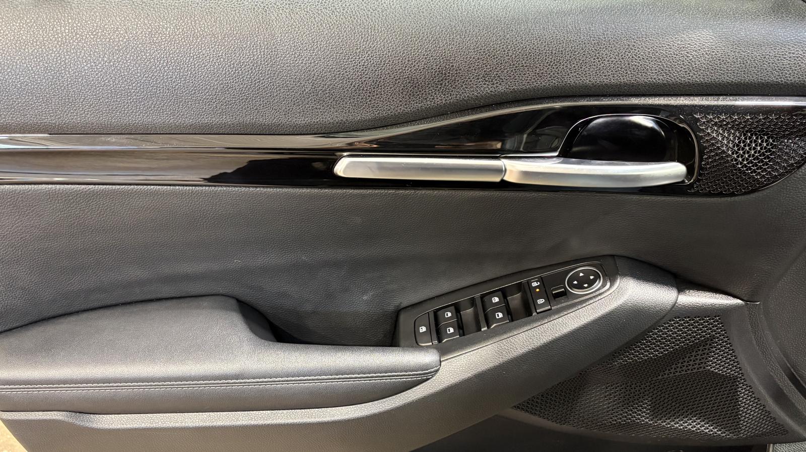 2025 Kia Seltos - Image 19