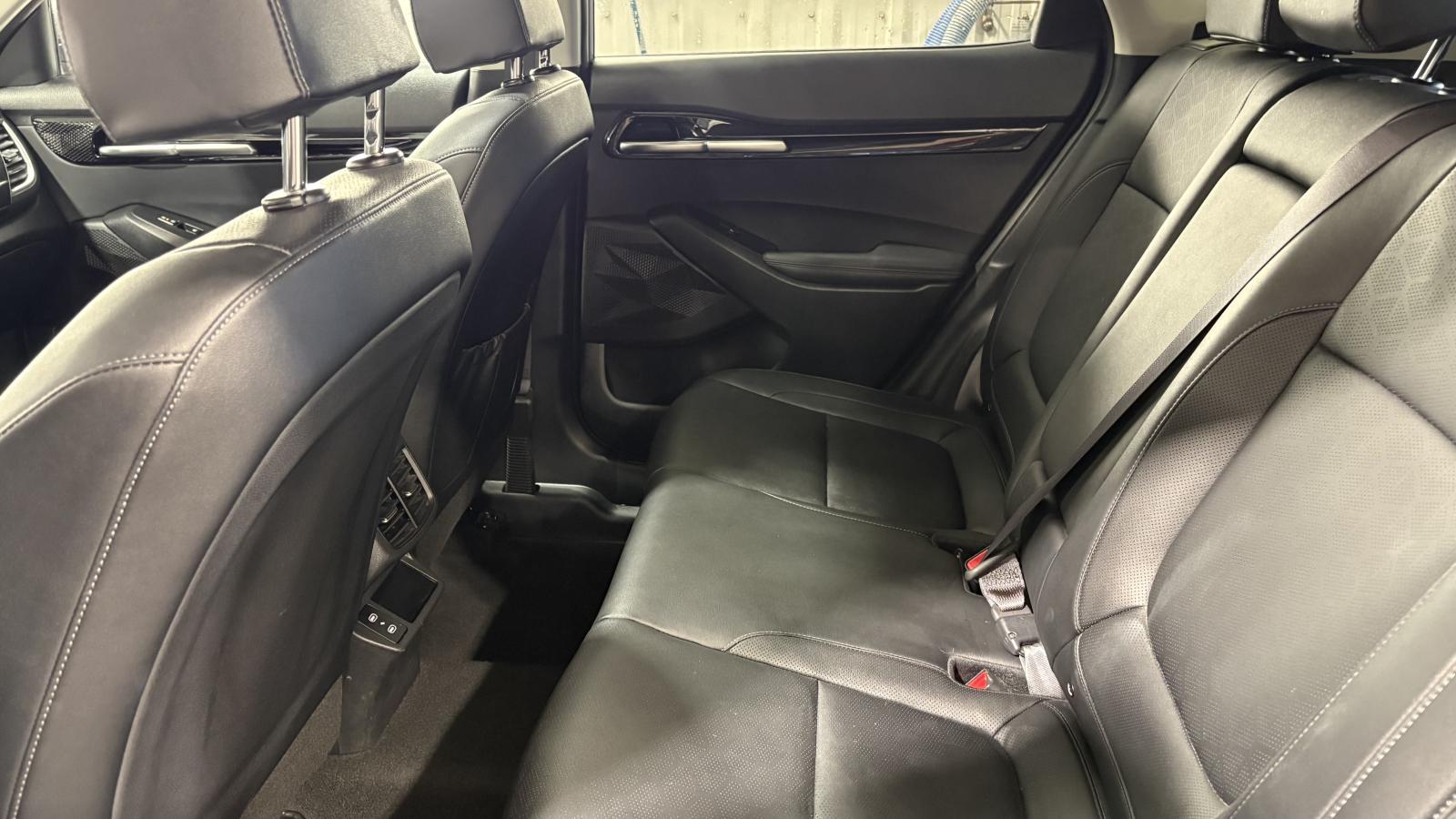 2025 Kia Seltos - Image 25