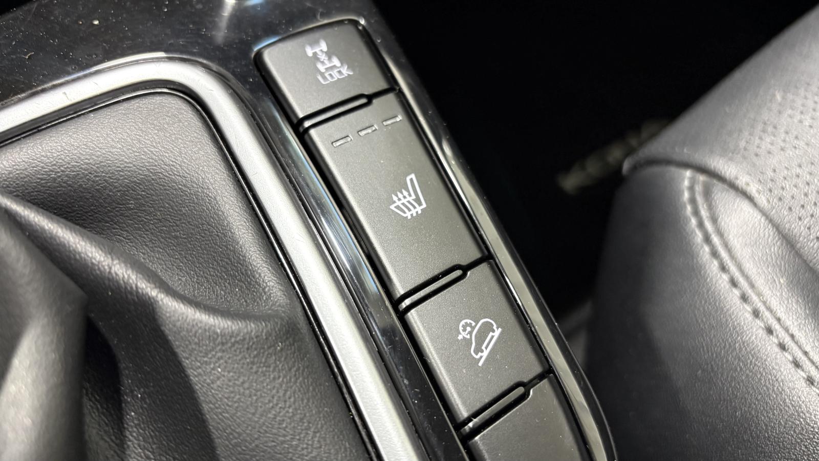 2025 Kia Seltos - Image 32