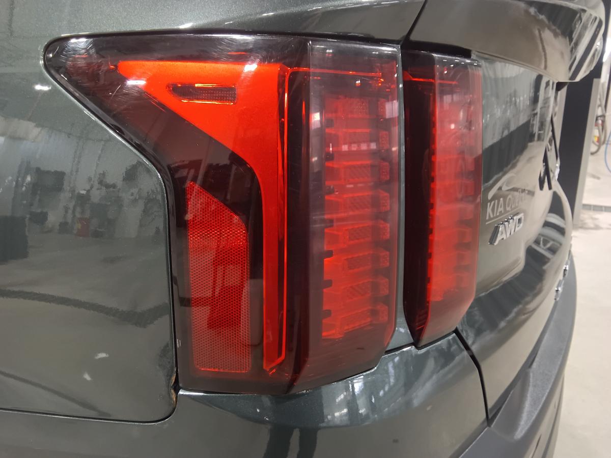 2021 Kia Sorento - Image 12