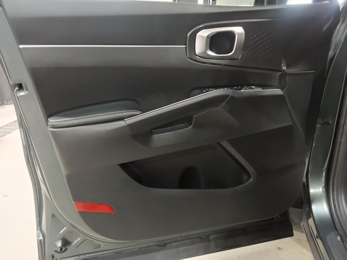 2021 Kia Sorento - Image 19