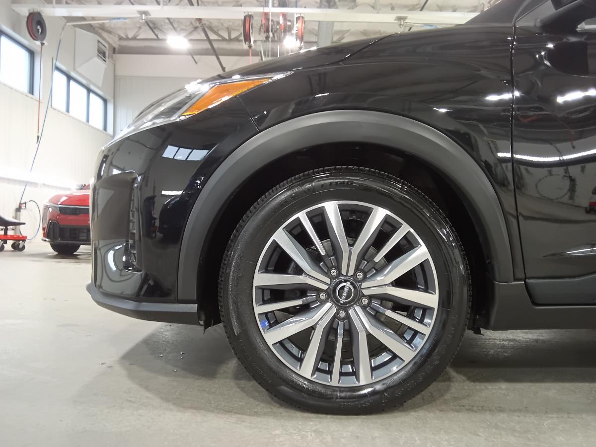 2025 Nissan Kicks Play - Image 6