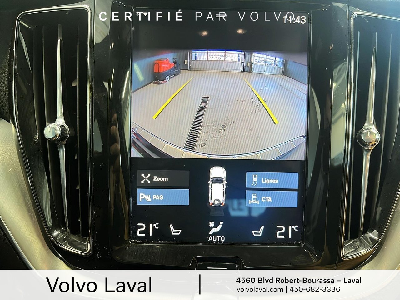 2020 Volvo XC60 - Image 13