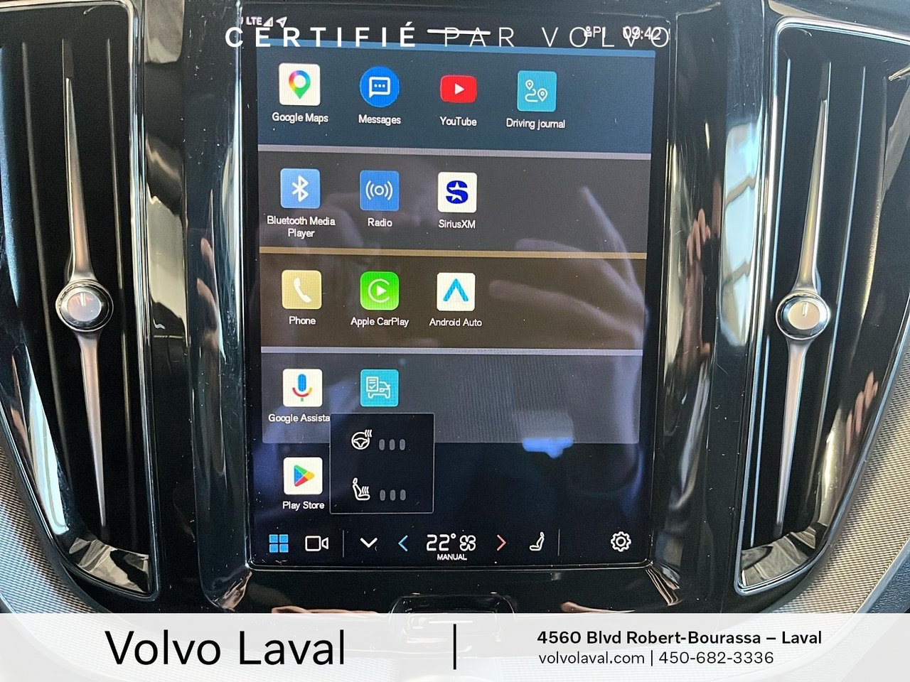 2022 Volvo XC60 - Image 14