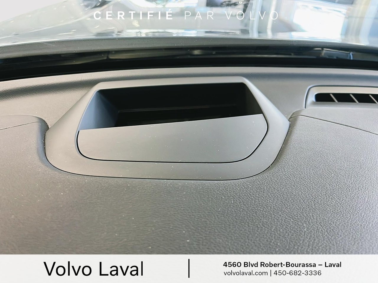 2022 Volvo XC60 - Image 17