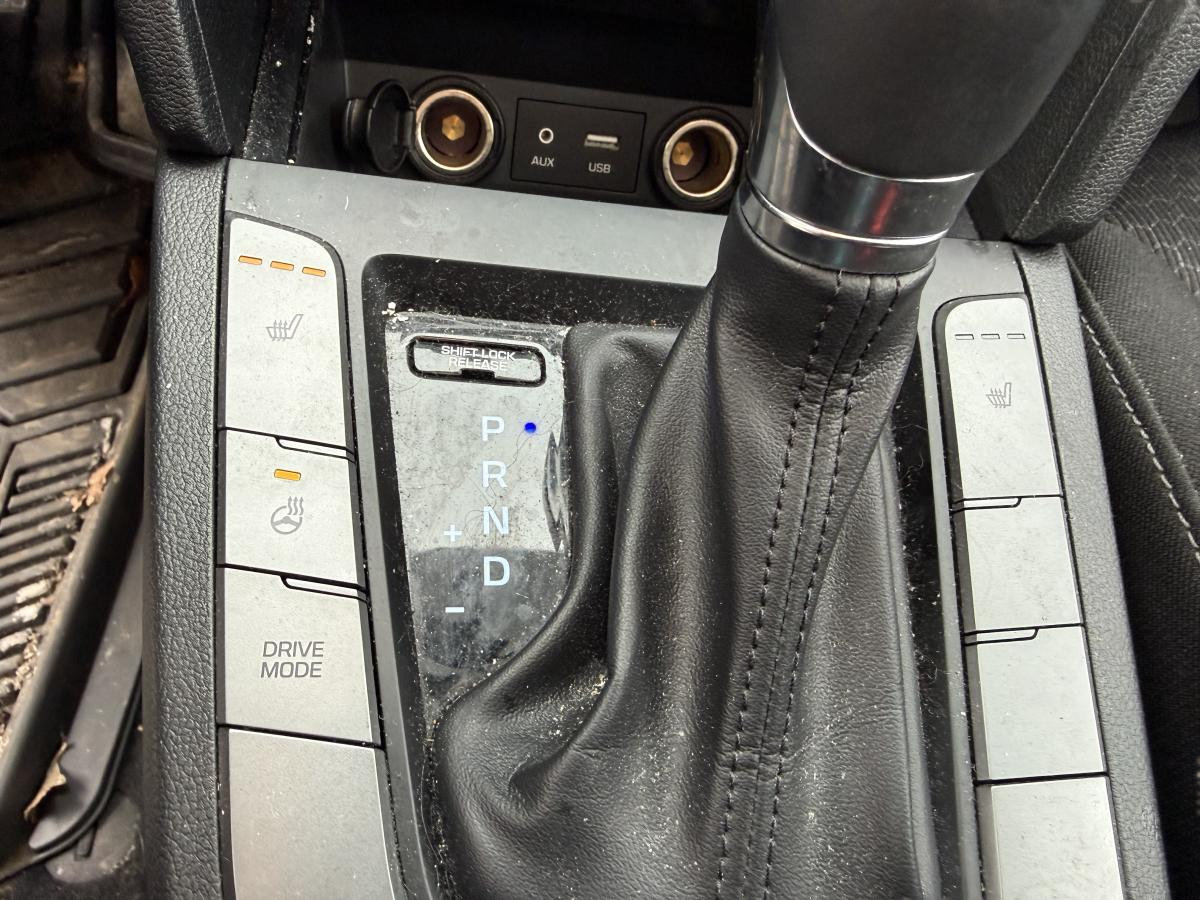 2018 Hyundai Elantra - Image 7