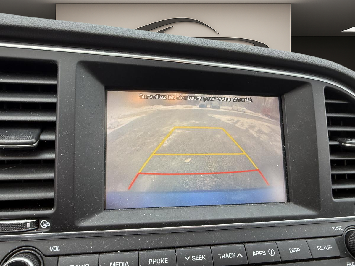 2018 Hyundai Elantra - Image 14