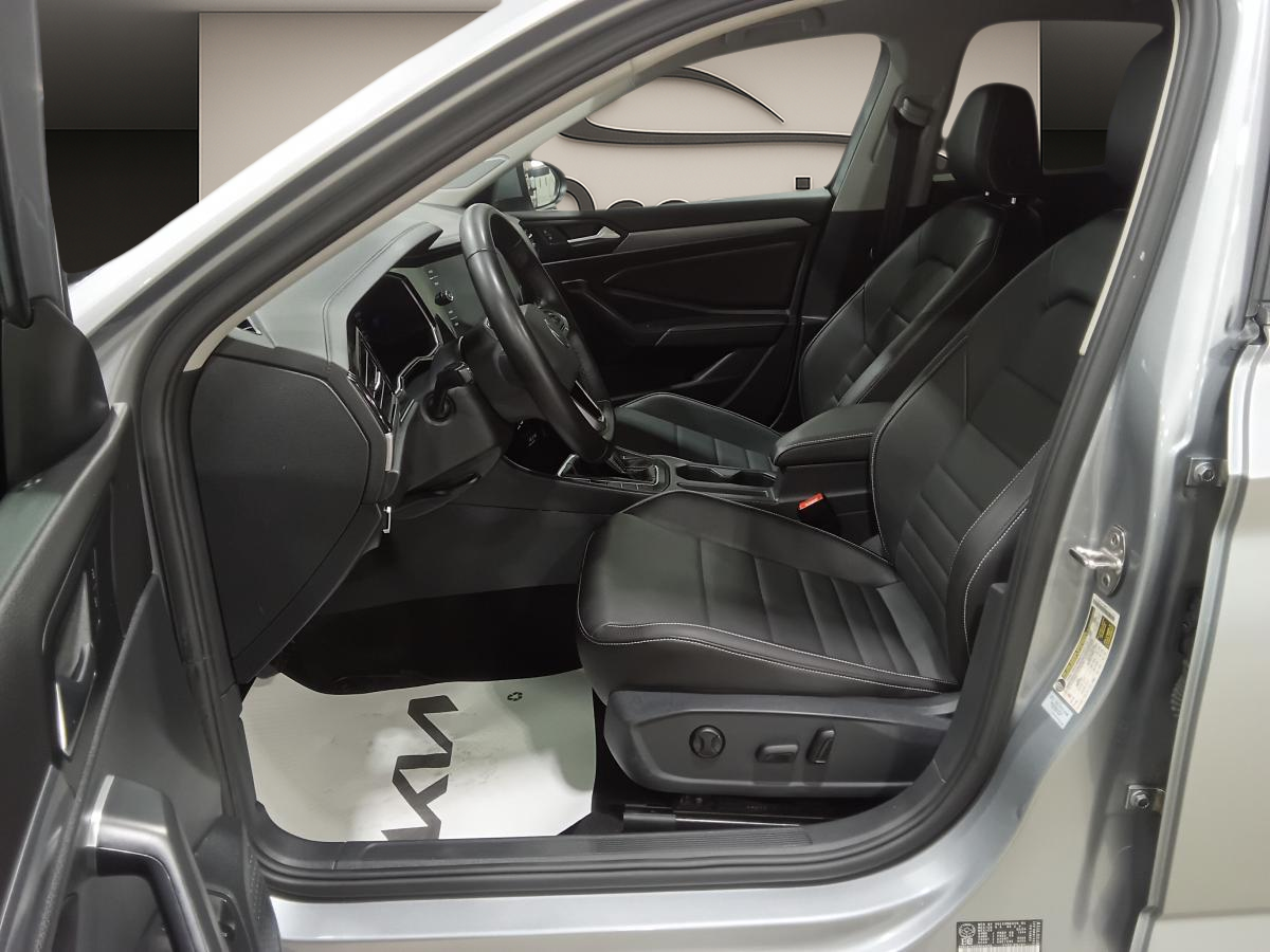 2024 Volkswagen Jetta - Image 5