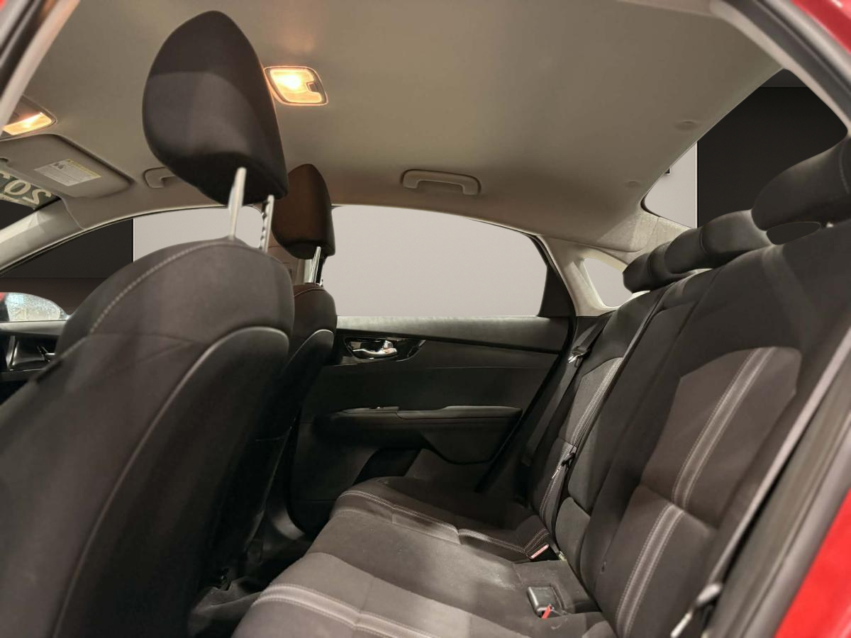 2022 Kia Forte - Image 8