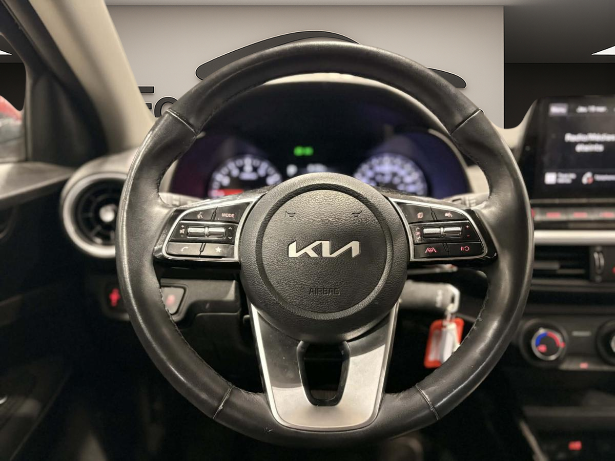 2022 Kia Forte - Image 14