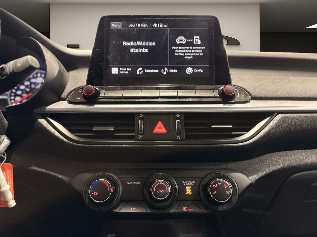 2022 Kia Forte - Image 16