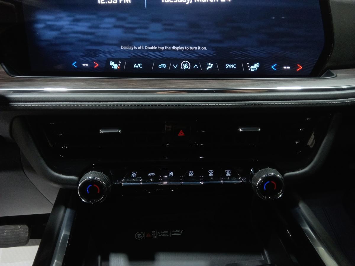 2025 Chevrolet Tahoe - Image 17