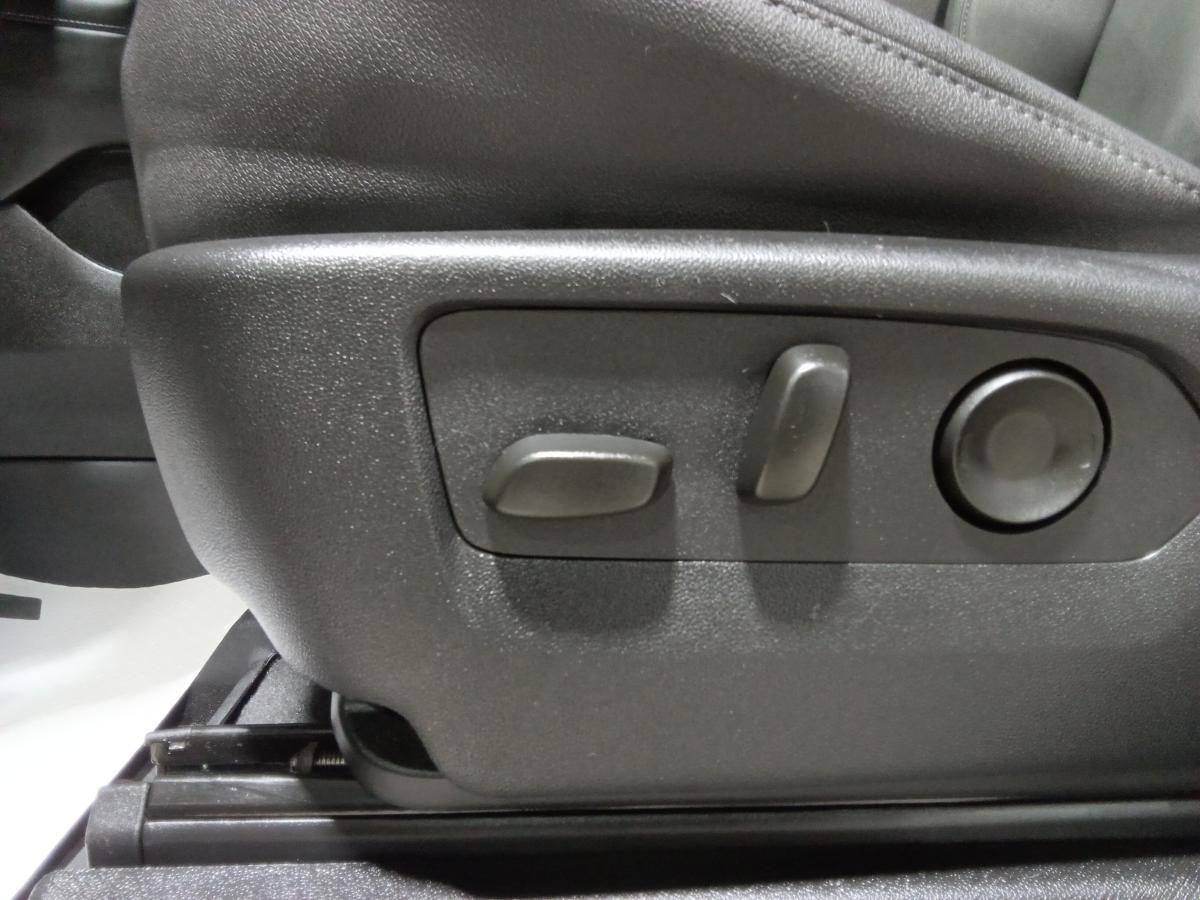 2025 Chevrolet Tahoe - Image 19