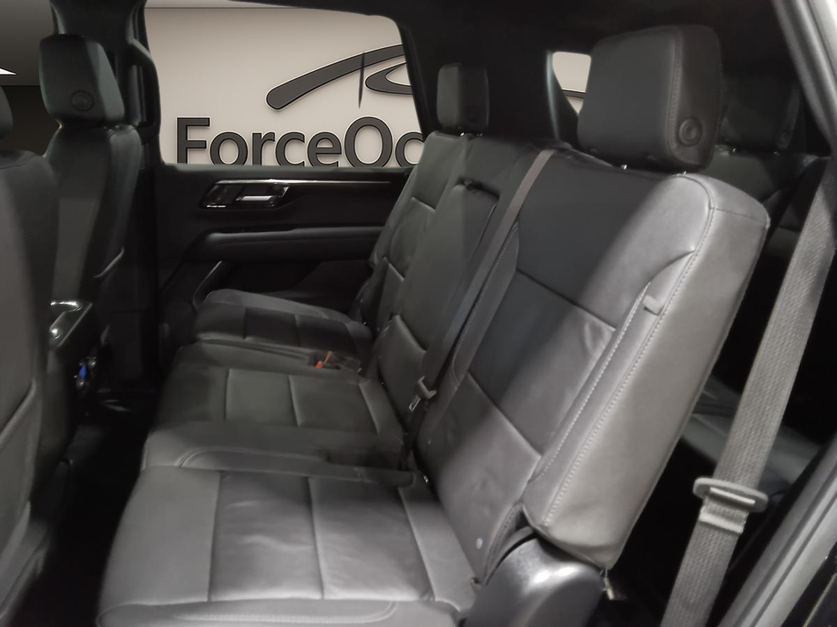 2025 Chevrolet Tahoe - Image 21