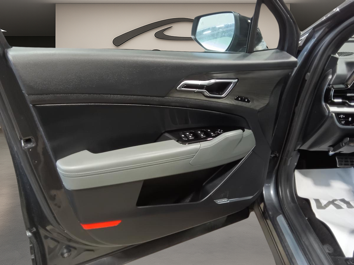 2024 Kia Sportage - Image 14