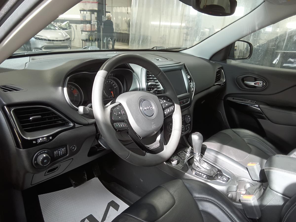 2023 Jeep Cherokee - Image 14