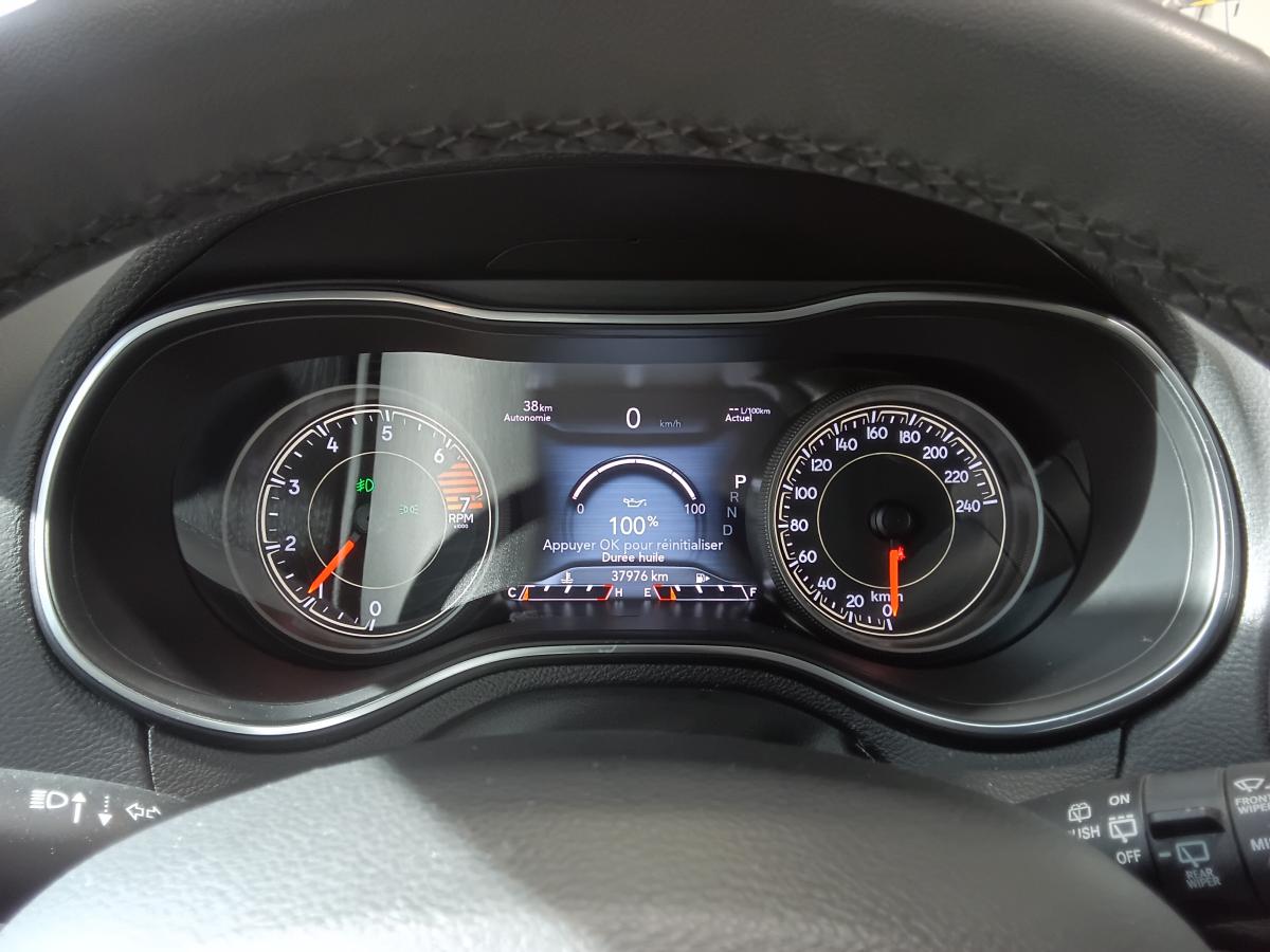 2023 Jeep Cherokee - Image 15