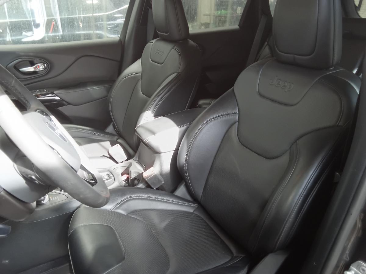 2023 Jeep Cherokee - Image 20