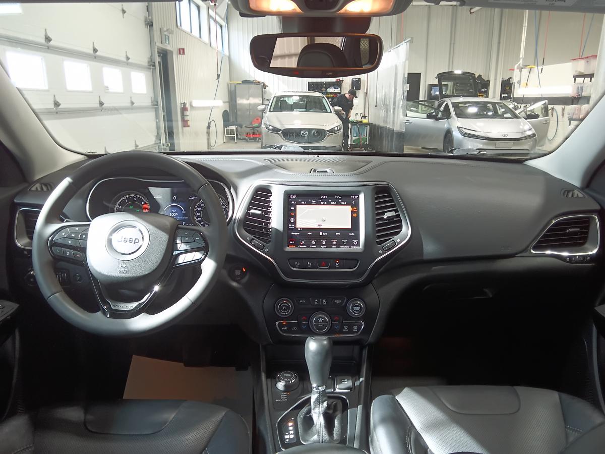 2023 Jeep Cherokee - Image 21