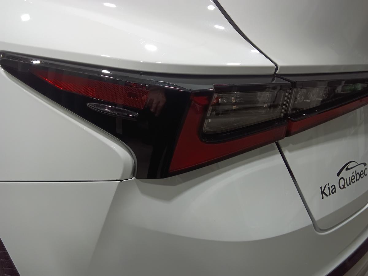 2024 Lexus IS 300 - Image 12